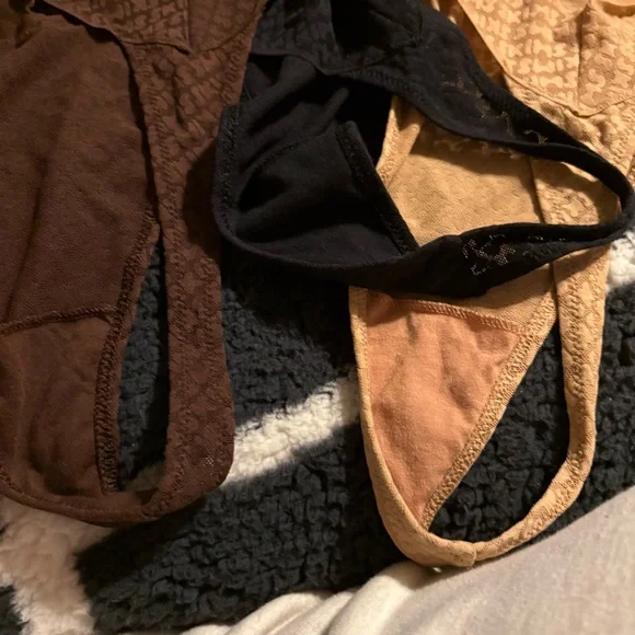 NWOT SKIMS 3 Pair Lace Seamless Thong Panty 4X - Picture 7 of 7